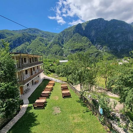 Bujtina Zici Hotel Theth Exterior photo