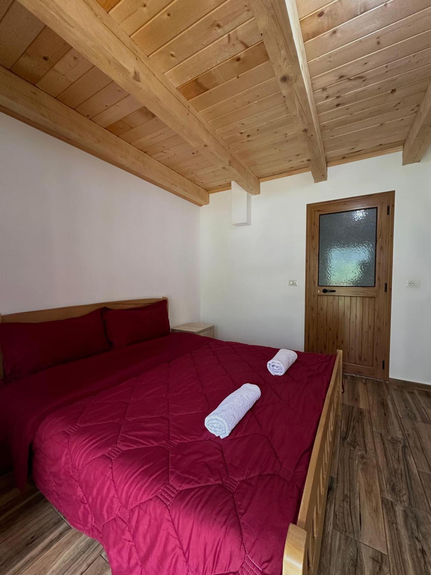 Bujtina Zici Hotel Theth Exterior photo