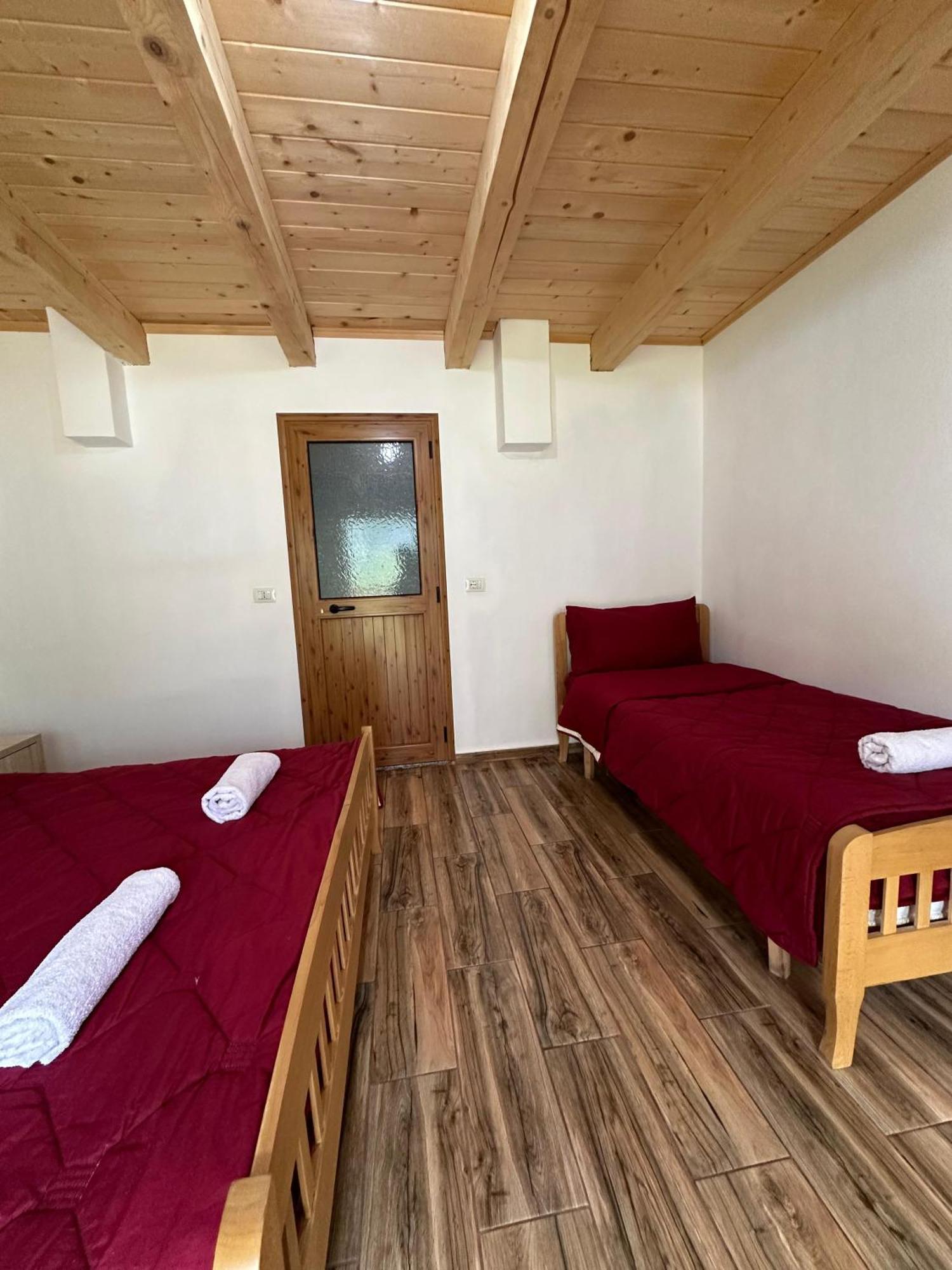 Bujtina Zici Hotel Theth Exterior photo