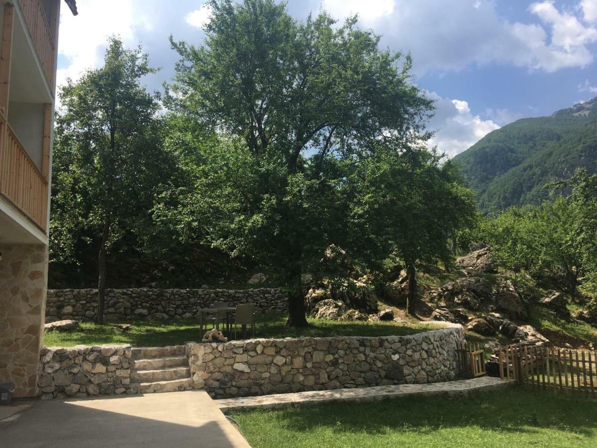 Bujtina Zici Hotel Theth Exterior photo